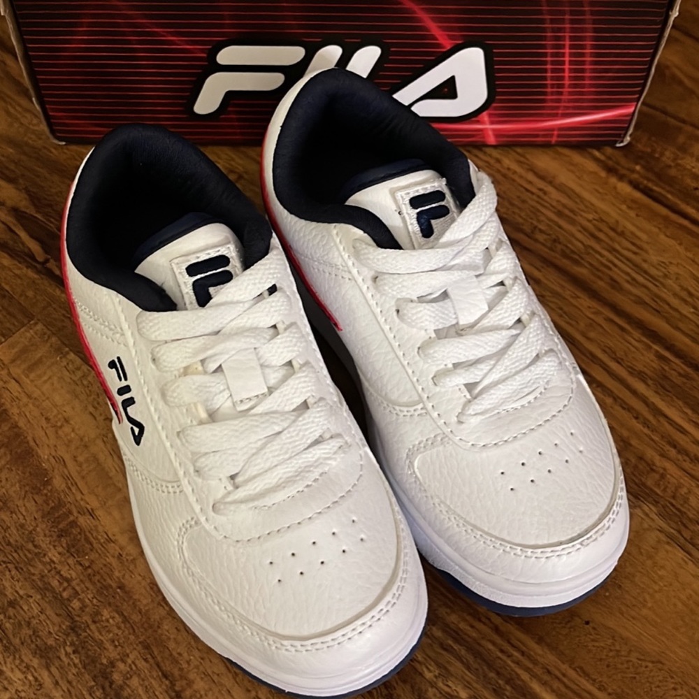 Fila A-Low 11. Brand new  very nice shoes for any child